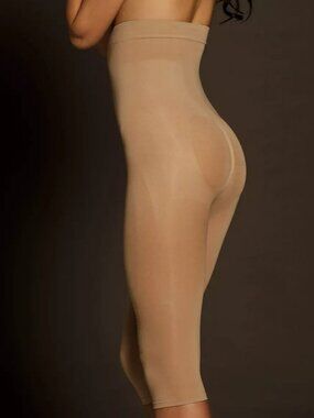 Body Wrap Seamless Catwalk High-Waist Capri Size M Nude Style # 44851